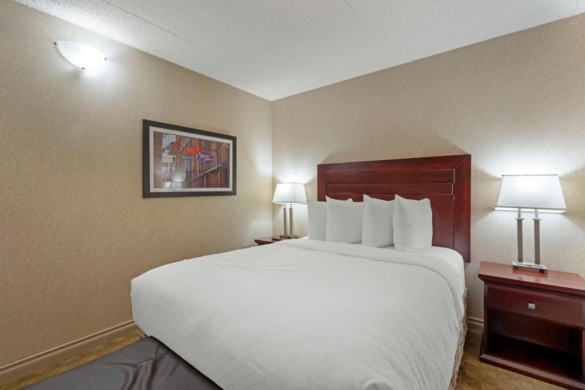 Best Western Plus City Centre Inn Эдмонтон Экстерьер фото