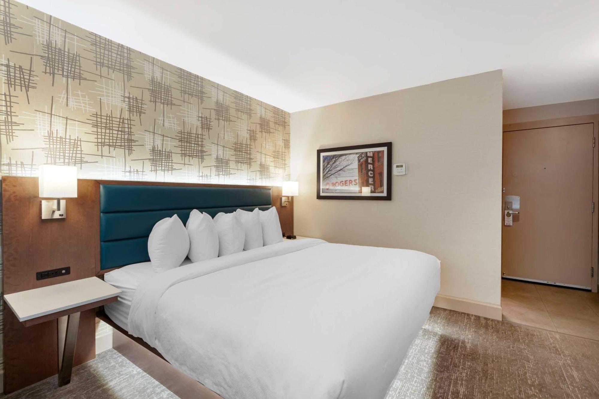 Best Western Plus City Centre Inn Эдмонтон Экстерьер фото
