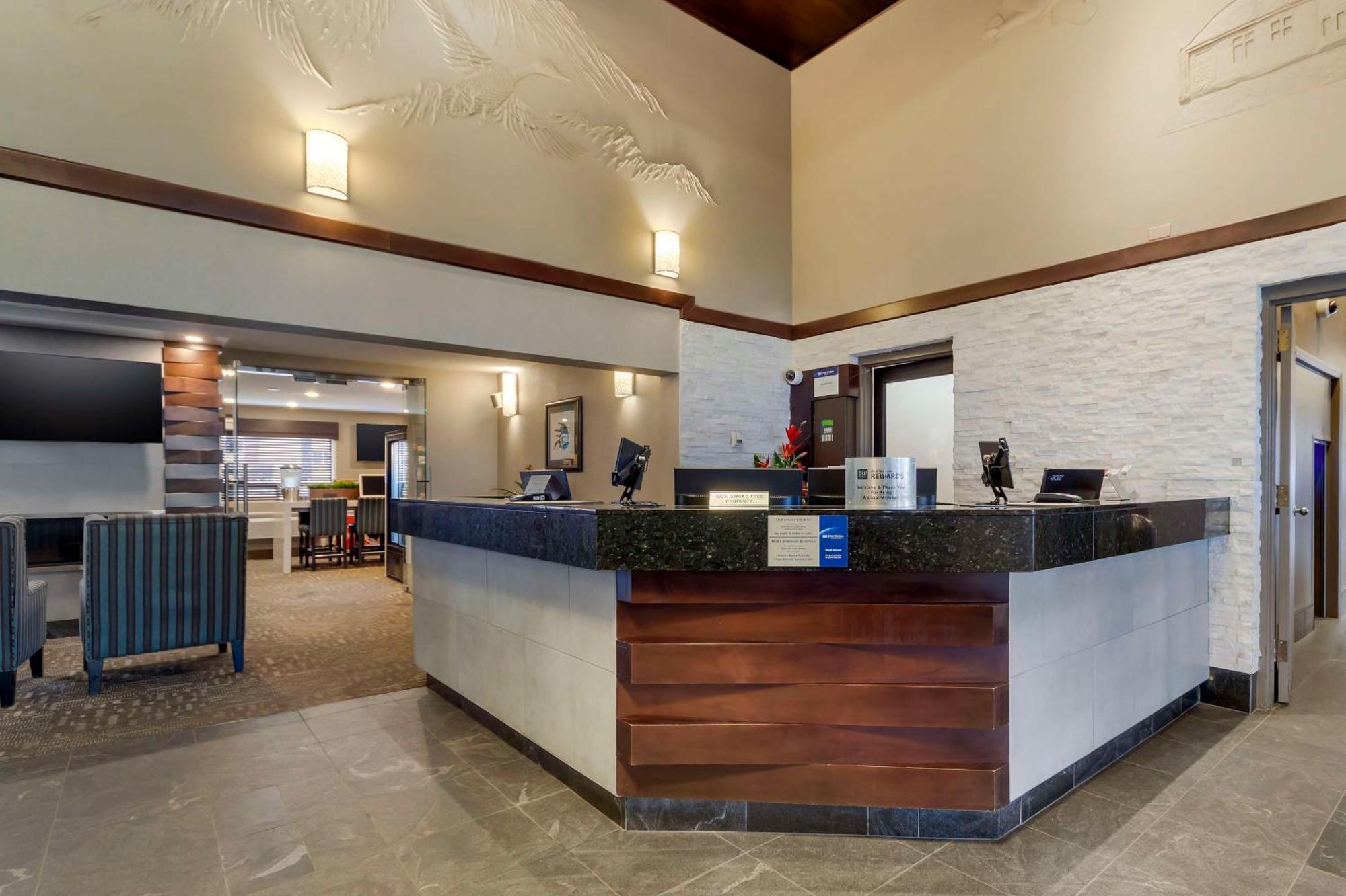 Best Western Plus City Centre Inn Эдмонтон Экстерьер фото