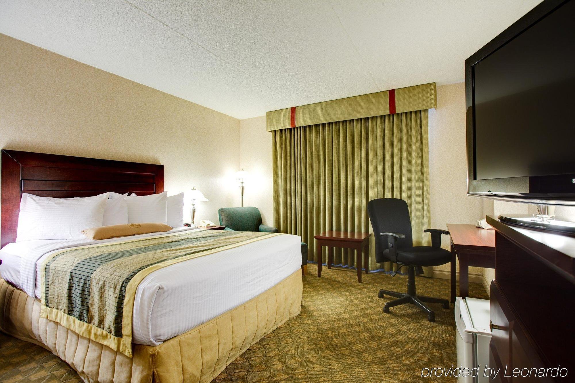 Best Western Plus City Centre Inn Эдмонтон Номер фото